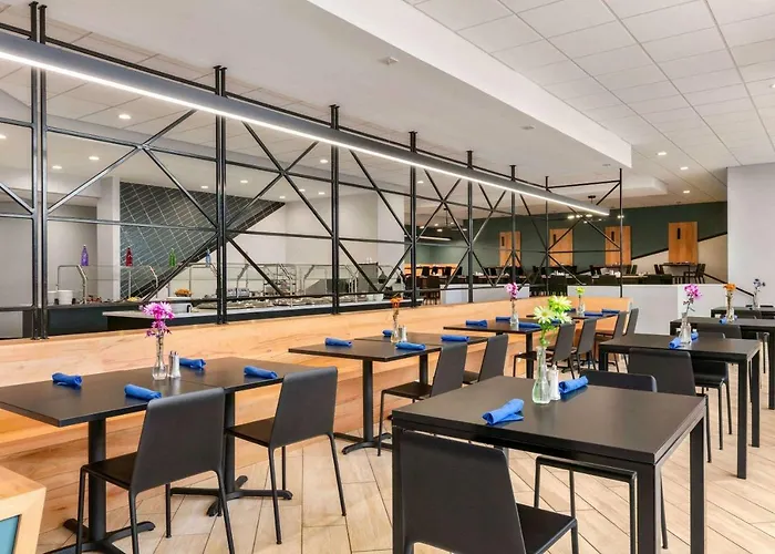 Wyndham 4* Tulsa